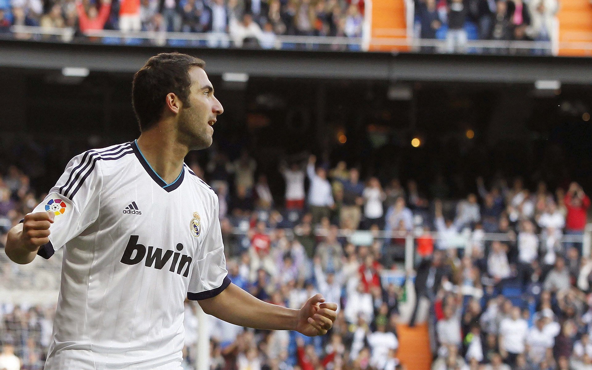 “极寒条件分段跑挑战” 每段间隔室内短暂恢复